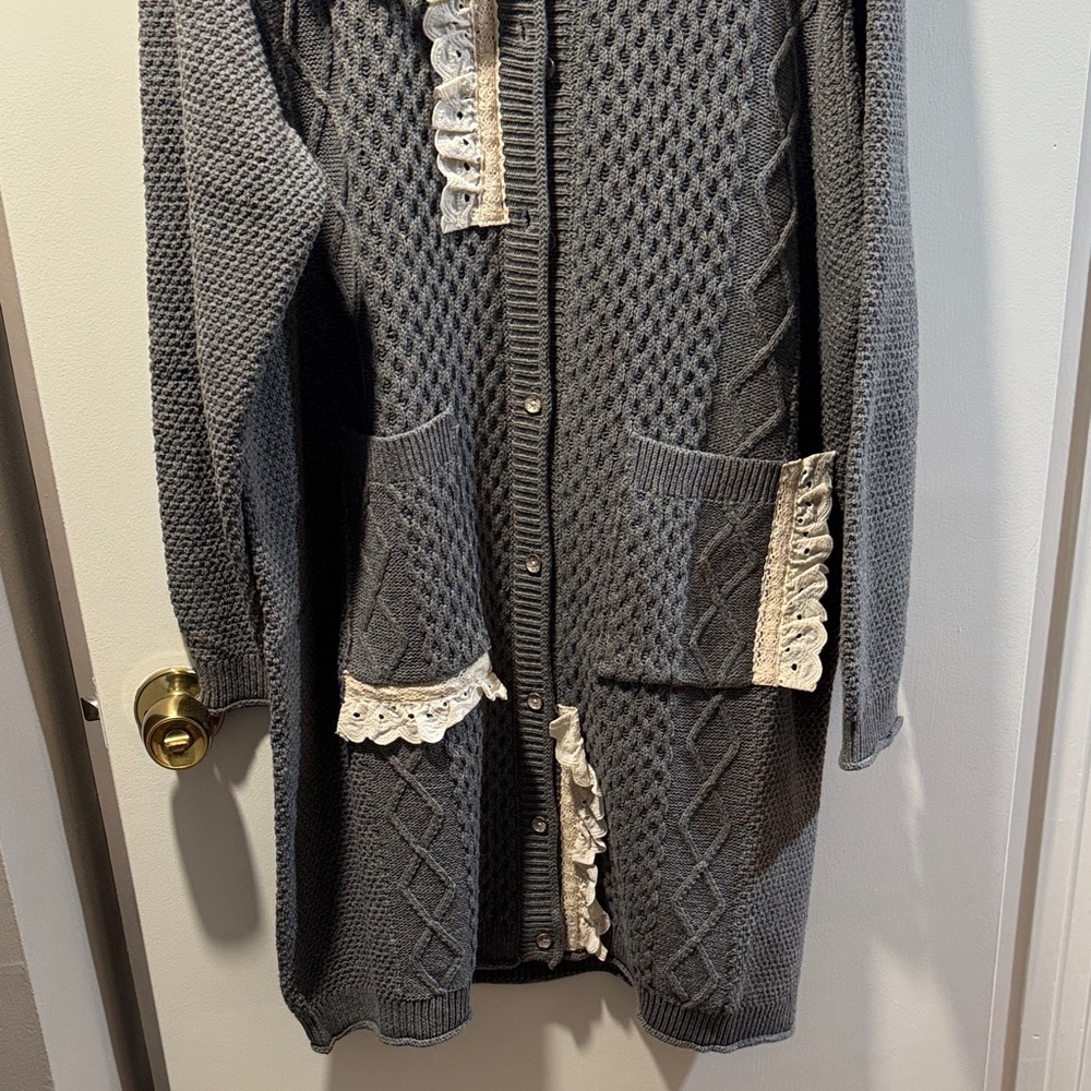 POL NWOT Women’s Gray Knit Sweater with Lace Trim - Picture 3 of 5